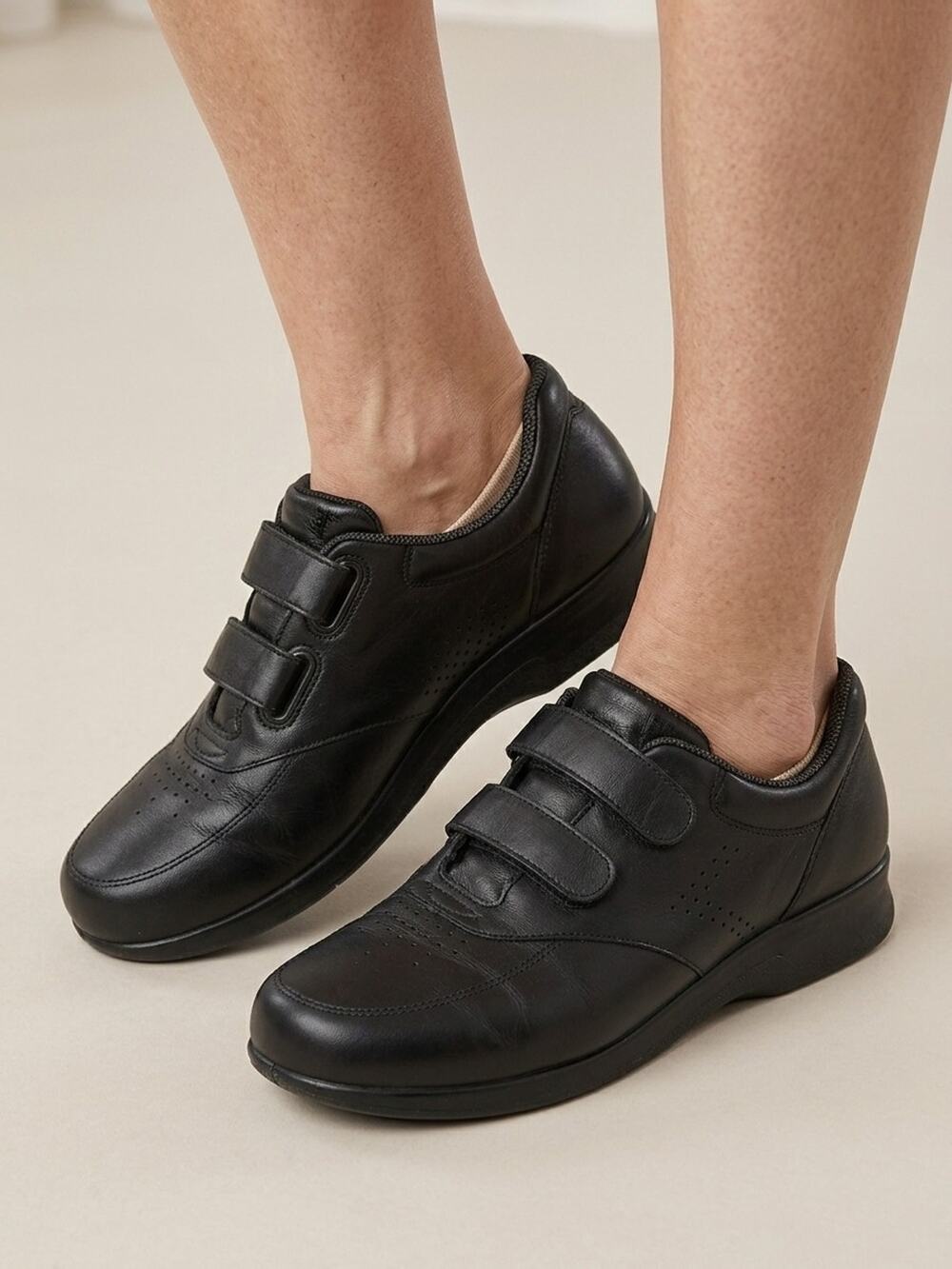 Sas Me Too Womens hook-and-loop walking shoes US 11 Black leather Arch Support